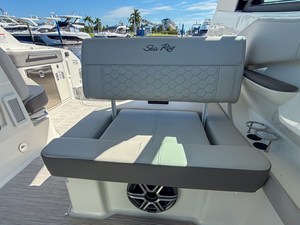 Sea Ray Sundancer 320 Outboard 11 2027 Sea Ray Sundancer 320 Outboard 12