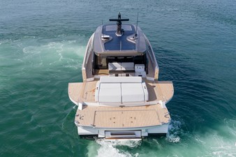 Azimut Seadeck 6 6 2025 Azimut Seadeck 6 7