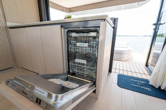 Azimut Seadeck 6 21 2025 Azimut Seadeck 6 22