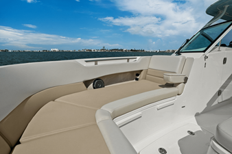 Boston Whaler 320 VANTAGE 26 2020 Boston Whaler 320 VANTAGE 27