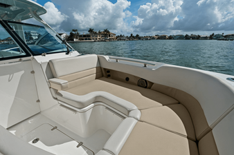 Boston Whaler 320 VANTAGE 28 2020 Boston Whaler 320 VANTAGE 29