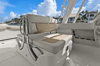 Boston Whaler 320 VANTAGE 34 2020 Boston Whaler 320 VANTAGE 35