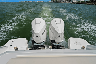 Boston Whaler 320 VANTAGE 38 2020 Boston Whaler 320 VANTAGE 39