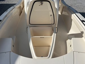 Grady-White 281 CE 22 2027 Grady-White 281 CE 23