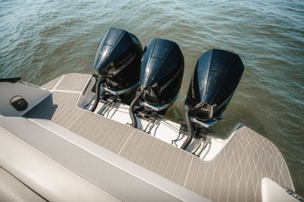 Sea Ray 370 Sundancer 6 2023 Sea Ray 370 Sundancer 7