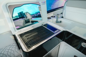 Sea Ray 370 Sundancer 10 2023 Sea Ray 370 Sundancer 11