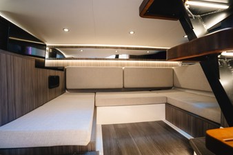 Sea Ray 370 Sundancer 17 2023 Sea Ray 370 Sundancer 18