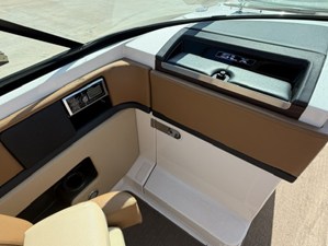 Sea Ray 270 SLX 10 2014 Sea Ray 270 SLX 11