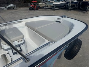 Boston Whaler 150 Montauk 8 2026 Boston Whaler 150 Montauk 9
