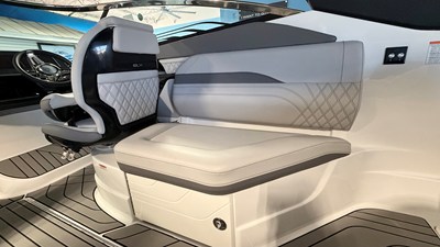 Sea Ray SLX 260 Outboard 8 2026 Sea Ray SLX 260 Outboard 9