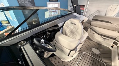 Sea Ray SLX 260 Outboard 15 2026 Sea Ray SLX 260 Outboard 16