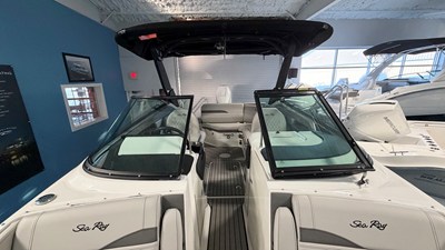 Sea Ray SLX 260 Outboard 26 2026 Sea Ray SLX 260 Outboard 27