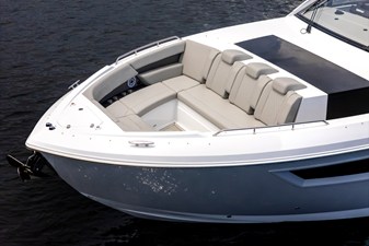 Cruisers Yachts 50 GLS OB 2 2026 Cruisers Yachts 50 GLS OB 3