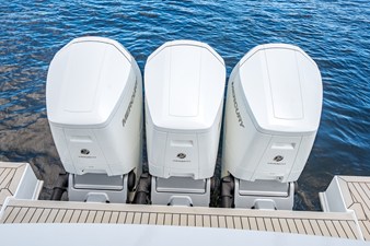 Cruisers Yachts 50 GLS OB 18 2026 Cruisers Yachts 50 GLS OB 19