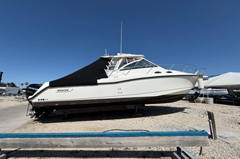Boston Whaler 345 CONQUEST 1 2013 Boston Whaler 345 CONQUEST 2