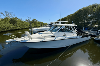 Boston Whaler 345 CONQUEST 6 2013 Boston Whaler 345 CONQUEST 7