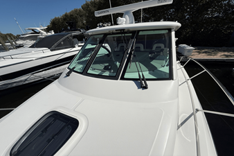 Boston Whaler 345 CONQUEST 9 2013 Boston Whaler 345 CONQUEST 10