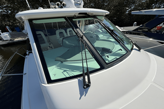 Boston Whaler 345 CONQUEST 10 2013 Boston Whaler 345 CONQUEST 11