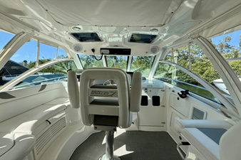 Boston Whaler 345 CONQUEST 26 2013 Boston Whaler 345 CONQUEST 27