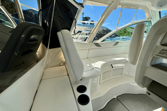 Boston Whaler 345 CONQUEST 27 2013 Boston Whaler 345 CONQUEST 28