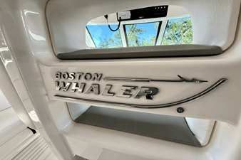 Boston Whaler 345 CONQUEST 30 2013 Boston Whaler 345 CONQUEST 31