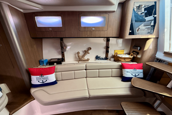 Boston Whaler 345 CONQUEST 39 2013 Boston Whaler 345 CONQUEST 40