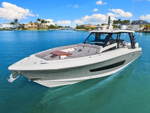 Boston Whaler 420 OUTRAGE 2 2023 Boston Whaler 420 OUTRAGE 3