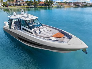 Boston Whaler 420 OUTRAGE 6 2023 Boston Whaler 420 OUTRAGE 7