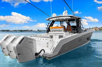 Boston Whaler 420 OUTRAGE 11 2023 Boston Whaler 420 OUTRAGE 12