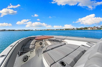 Boston Whaler 420 OUTRAGE 18 2023 Boston Whaler 420 OUTRAGE 19