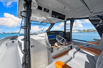 Boston Whaler 420 OUTRAGE 23 2023 Boston Whaler 420 OUTRAGE 24