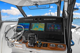 Boston Whaler 420 OUTRAGE 24 2023 Boston Whaler 420 OUTRAGE 25