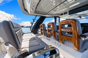 Boston Whaler 420 OUTRAGE 26 2023 Boston Whaler 420 OUTRAGE 27