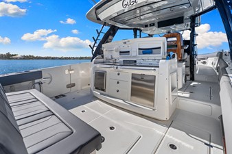 Boston Whaler 420 OUTRAGE 35 2023 Boston Whaler 420 OUTRAGE 36