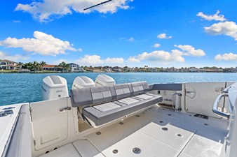 Boston Whaler 420 OUTRAGE 37 2023 Boston Whaler 420 OUTRAGE 38