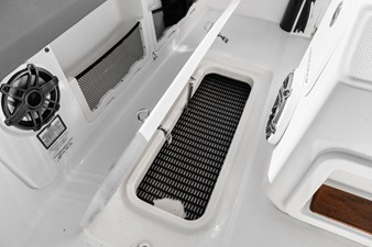 Boston Whaler 420 OUTRAGE 39 2023 Boston Whaler 420 OUTRAGE 40