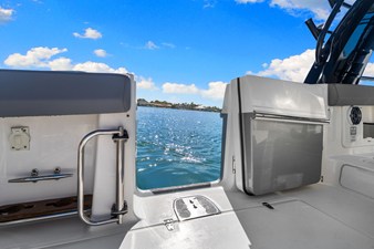 Boston Whaler 420 OUTRAGE 40 2023 Boston Whaler 420 OUTRAGE 41
