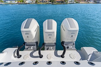 Boston Whaler 420 OUTRAGE 43 2023 Boston Whaler 420 OUTRAGE 44