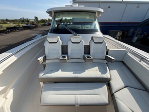 Tiara Yachts 43 LS 32 2022 Tiara Yachts 43 LS 33
