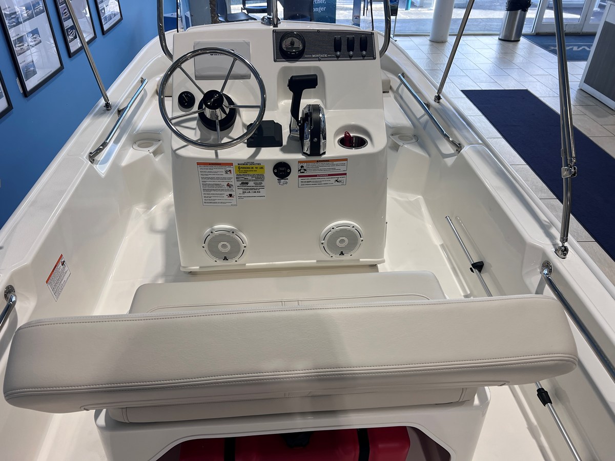 2027 Boston Whaler 150 Montauk 8