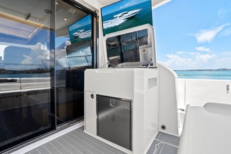 Mares 47 OUTBOARD EXPRESS CATAMARAN 36 2018 Mares 47 OUTBOARD EXPRESS CATAMARAN 37