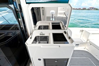 Mares 47 OUTBOARD EXPRESS CATAMARAN 37 2018 Mares 47 OUTBOARD EXPRESS CATAMARAN 38
