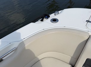 Boston Whaler 270 VANTAGE 5 2016 Boston Whaler 270 VANTAGE 6