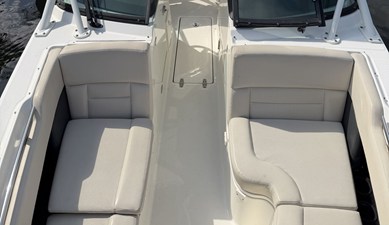 Boston Whaler 270 VANTAGE 7 2016 Boston Whaler 270 VANTAGE 8