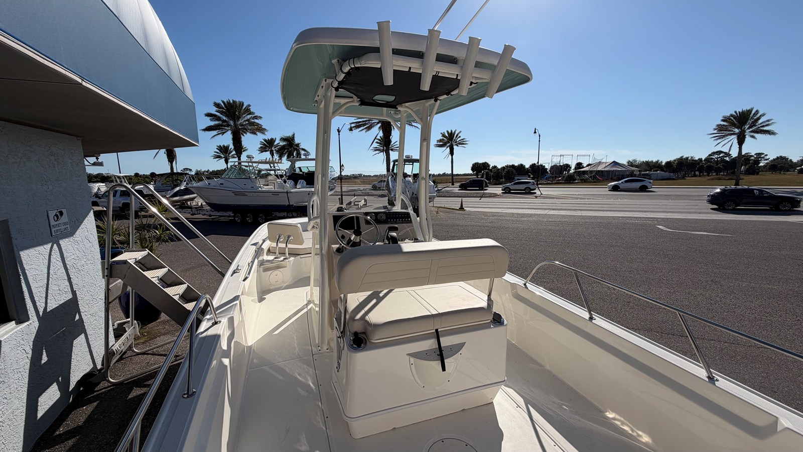 2026 Boston Whaler 210 Montauk 5