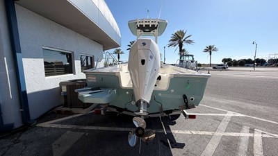 Boston Whaler 210 Montauk 1 2026 Boston Whaler 210 Montauk 2