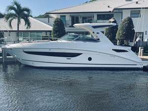 Sea Ray 350 SUNDANCER 4 2017 Sea Ray 350 SUNDANCER 5