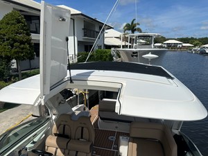 Sea Ray 350 SUNDANCER 32 2017 Sea Ray 350 SUNDANCER 33
