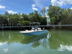 Boston Whaler 210 Montauk 2 2027 Boston Whaler 210 Montauk 3