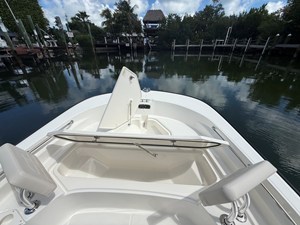 2027 Boston Whaler 210 Montauk 10